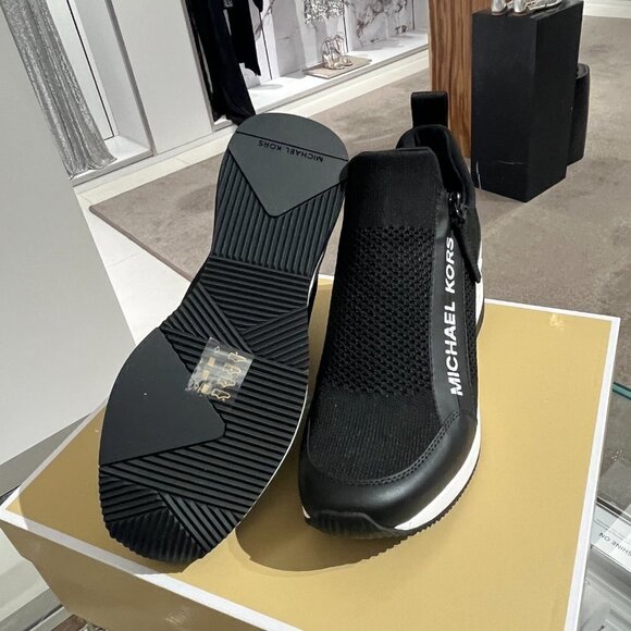 MICHAEL KORS Willis Stretch Knit Trainer (Size 6~6.5) - Picture 5 of 8